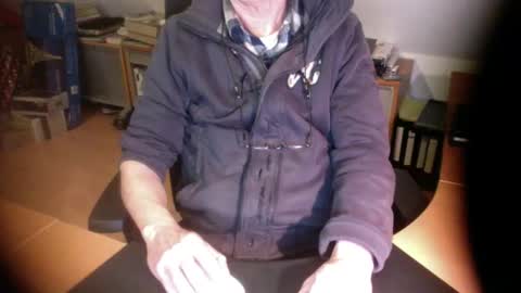 Amor2200 online show from 12-14-25, 05:40