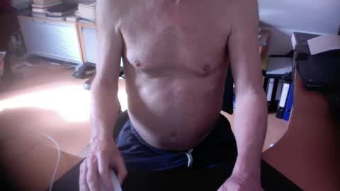 Snapshot of amor2200 chatting on 03-06-26, 10:23 Amor2200 online show from 03-06-26, 10:23