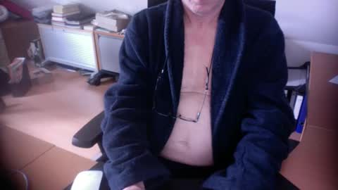 Snapshot of amor2200 chatting on 03-13-26, 11:06 Amor2200 online show from 03-13-26, 11:06