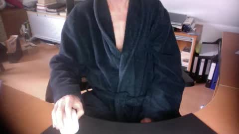 Snapshot of amor2200 chatting on 03-14-26, 08:09 Amor2200 online show from 03-14-26, 08:09