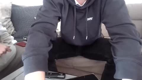 Snapshot of amoracrossborders chatting on 11-29-25, 10:51 AmorAcrossBorders online show from 11-29-25, 10:51