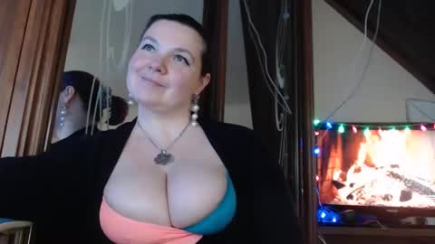 amorelara online show from 12-14-24, 10:56