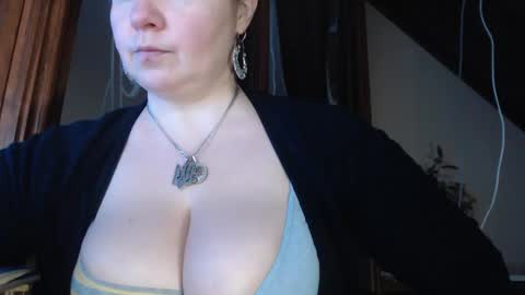 amorelara online show from 01-26-25, 12:22
