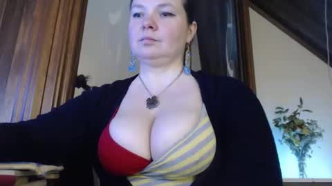 amorelara online show from 02-17-25, 10:07