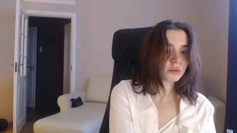 Snapshot of amoremeoww chatting on 02-19-25, 06:44 miss unforgettable online show from 02-19-25, 06:44