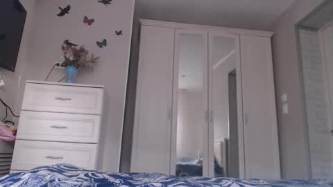 Snapshot of amoremeoww chatting on 11-17-25, 07:25 miss unforgettable online show from 11-17-25, 07:25