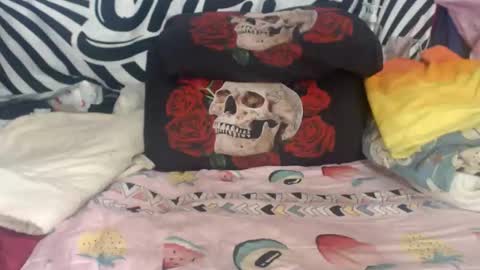 Amuy online show from 10-29-25, 06:15