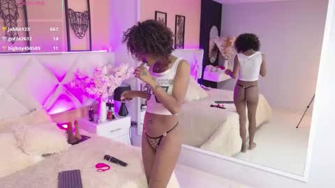 Snapshot of amy_miller2 chatting on 11-09-25, 07:23 Amy online show from 11-09-25, 07:23