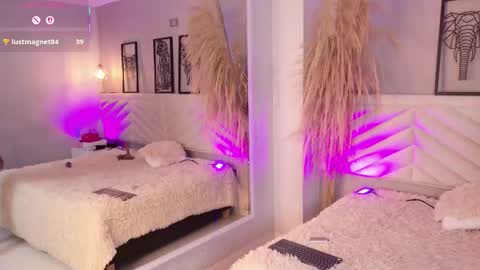 Snapshot of amy_miller2 chatting on 11-16-25, 07:30 Amy online show from 11-16-25, 07:30