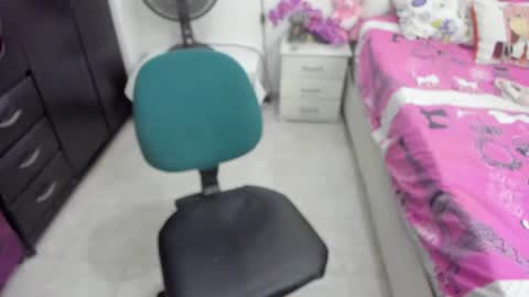 Amy Caroland online show from 12-24-24, 05:49