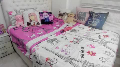 Amy Caroland online show from 02-15-25, 01:31