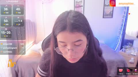 Amy sophia 3 online show from 01-07-25, 04:37