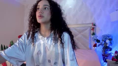 Snapshot of amy_sweetheat__ chatting on 11-28-25, 01:14 Amely online show from 11-28-25, 01:14