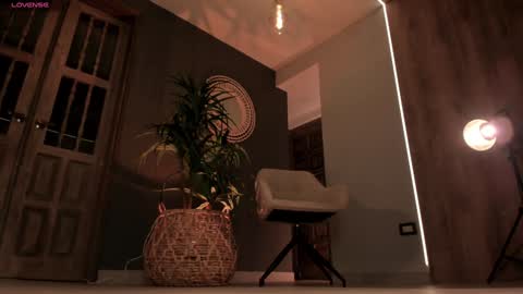 Amy Armstrong online show from 01-12-25, 03:49