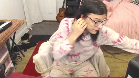 Trashely Gimpson online show from 01-22-25, 10:40