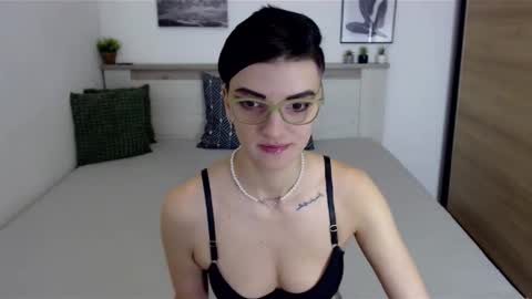Snapshot of amylexy chatting on 12-06-24, 12:05 Hi there guys  My pleasure in your hands  pvt is open online show from 12-06-24, 12:05