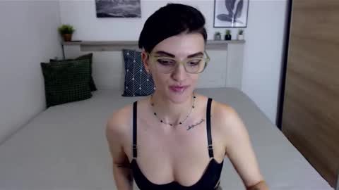 Snapshot of amylexy chatting on 12-12-24, 12:55 Hi there guys  My pleasure in your hands  pvt is open online show from 12-12-24, 12:55