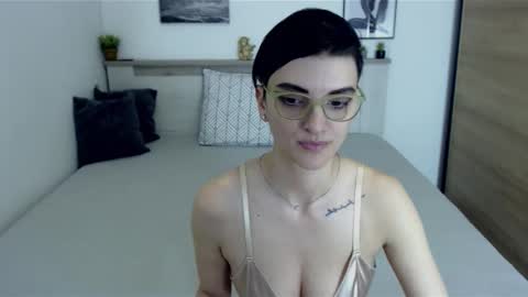 Snapshot of amylexy chatting on 01-13-25, 11:19 Hi there guys  My pleasure in your hands  pvt is open online show from 01-13-25, 11:19