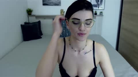 Snapshot of amylexy chatting on 01-23-25, 12:41 Hi there guys  My pleasure in your hands  pvt is open online show from 01-23-25, 12:41