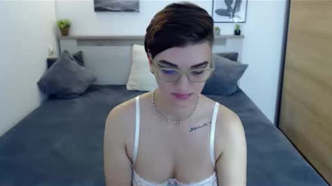 Snapshot of amylexy chatting on 11-11-25, 06:13 Hi there guys My pleasure in your hands pvt is open online show from 11-11-25, 06:13