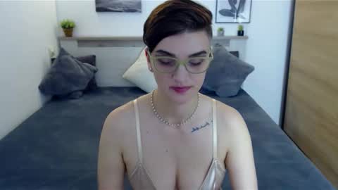 Snapshot of amylexy chatting on 11-15-25, 06:33 Hi there guys My pleasure in your hands pvt is open online show from 11-15-25, 06:33