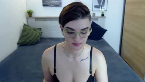 Snapshot of amylexy chatting on 11-25-25, 07:52 Hi there guys My pleasure in your hands pvt is open online show from 11-25-25, 07:52
