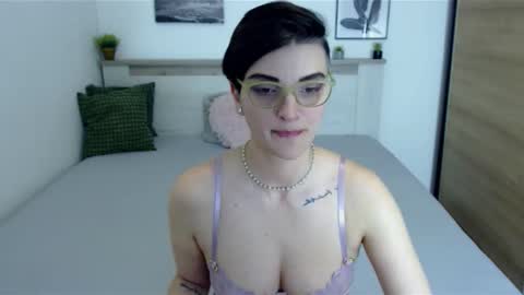 Snapshot of amylexy chatting on 02-14-26, 07:43 Hi there guys My pleasure in your hands pvt is open online show from 02-14-26, 07:43
