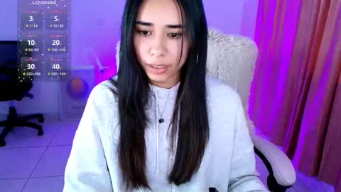 Snapshot of amyolimpo chatting on 11-21-25, 06:34 Amy ... Nice to meet u thumb up me please its important online show from 11-21-25, 06:34