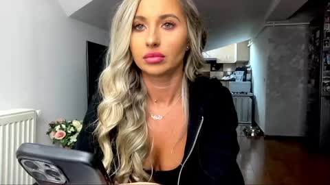 amyroberta92 online show from 01-13-25, 10:03