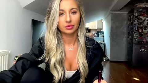 amyroberta92 online show from 01-23-25, 10:22