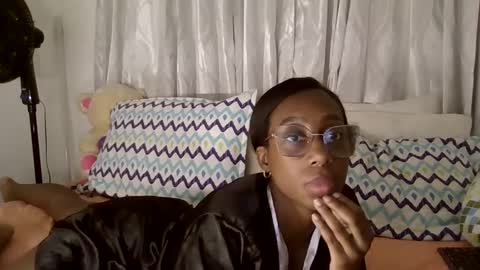 Snapshot of amyrosshot chatting on 10-03-25, 10:40 Amyross online show from 10-03-25, 10:40