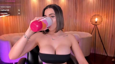 Snapshot of amywalker_ chatting on 02-28-25, 01:25 AMY WALKER online show from 02-28-25, 01:25