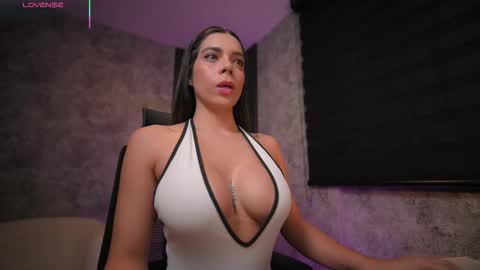 Snapshot of amywalker_ chatting on 12-14-25, 09:03 AMY WALKER online show from 12-14-25, 09:03