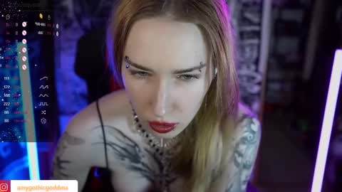 Snapshot of amywhitenessxx chatting on 03-02-25, 01:16 Amy switch Goddess divine Mistress online show from 03-02-25, 01:16