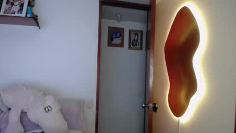 Ana online show from 10-29-25, 09:33