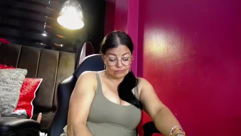 Snapshot of ana_mature_ chatting on 02-27-25, 07:47 Ana online show from 02-27-25, 07:47