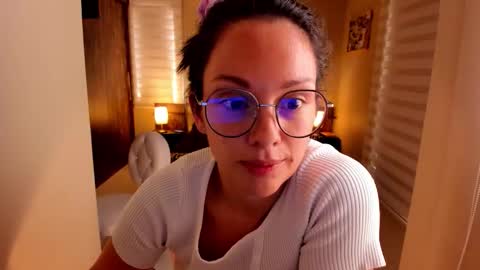 Anabel online show from 10-21-25, 05:24