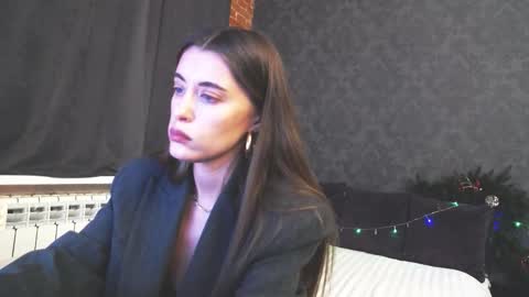 Snapshot of anabelblack chatting on 12-17-25, 02:23 Anna online show from 12-17-25, 02:23