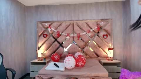 HI I AM ANABELL online show from 09-19-25, 12:17