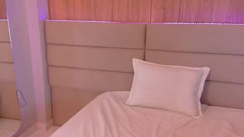 anabelleray online show from 10-08-25, 07:22