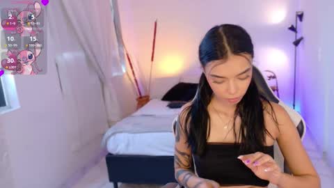 ANABEL WOLF  online show from 10-29-25, 12:29