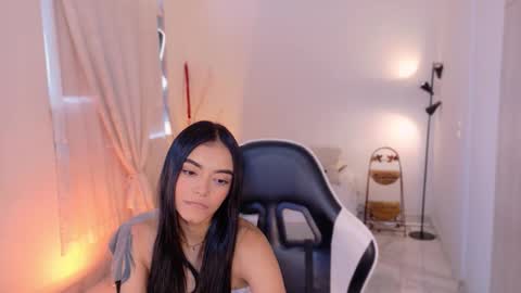 ANABEL WOLF  online show from 11-13-25, 02:49