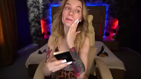 Snapshot of anacondaon chatting on 02-09-25, 09:58 Nika online show from 02-09-25, 09:58