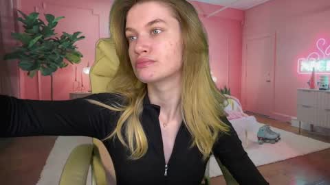 Snapshot of anacondaon chatting on 03-12-25, 07:24 Nika online show from 03-12-25, 07:24