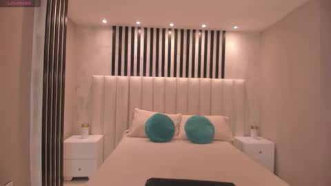 Ana  online show from 10-21-25, 08:20