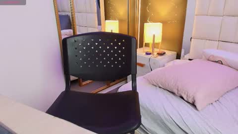 Anahi  online show from 10-20-25, 08:42