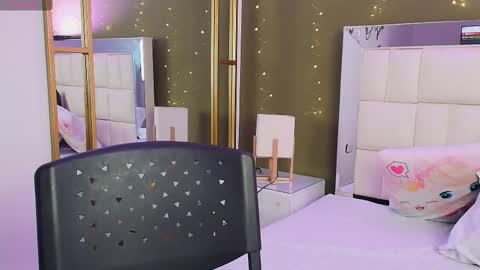 Anahi  online show from 10-23-25, 07:34