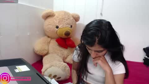 Snapshot of anahibrowns95 chatting on 10-08-25, 07:00 Anahi Browns online show from 10-08-25, 07:00