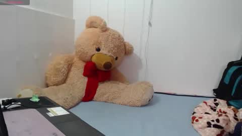 Snapshot of anahibrowns95 chatting on 12-02-25, 04:46 Anahi Browns online show from 12-02-25, 04:46