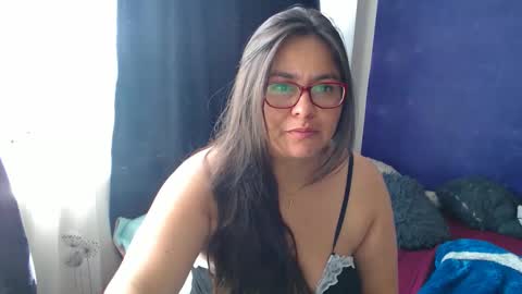 Snapshot of anaids_dam chatting on 10-13-25, 01:44 anaids online show from 10-13-25, 01:44